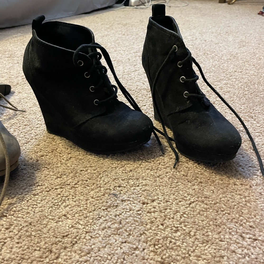 Bootie with shoe laces